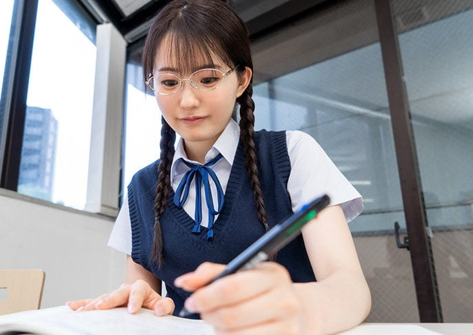 Going out with girls, he immediately met his old childhood friend Sayaka Otoshiro